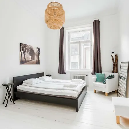 Wehost Merimiehenkatu 8